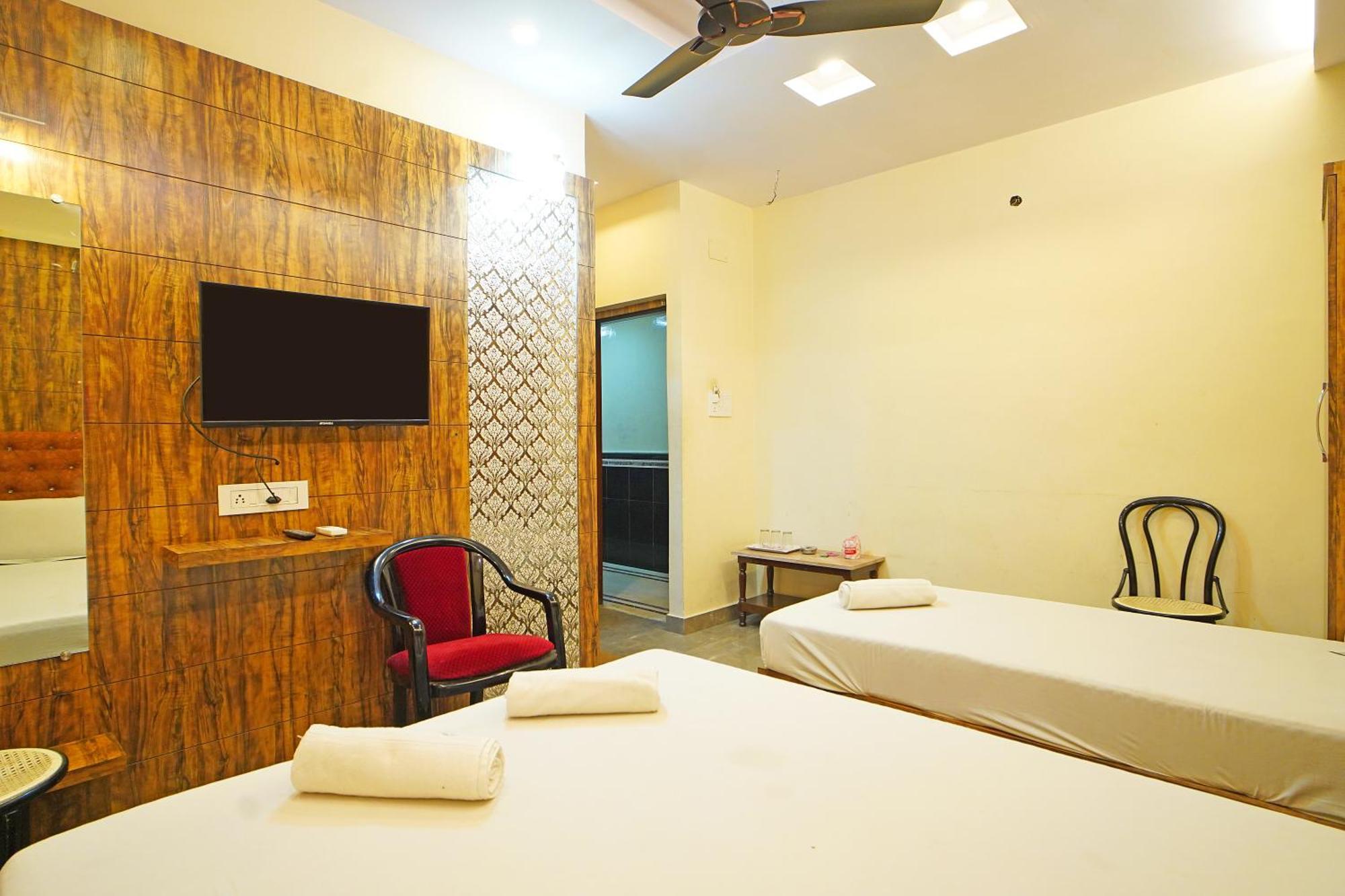 Hotel Samrat Near Victoria Memorial !! Couple Friendly !!