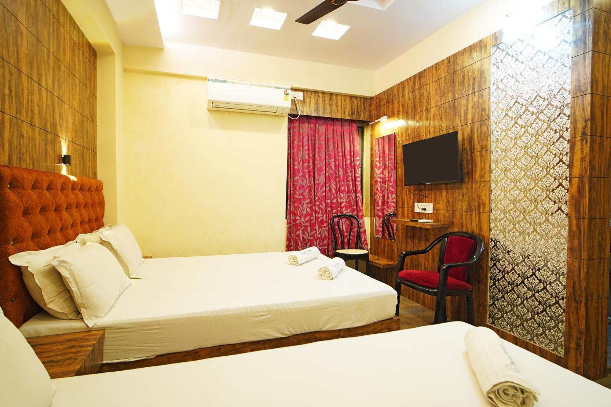 Samrat Near Victoria Memorial !! Couple Friendly !! 3*